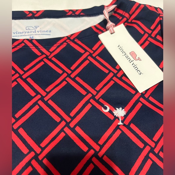 Vineyard Vines Tops - Vineyard Vines women’s blouse size M NWT